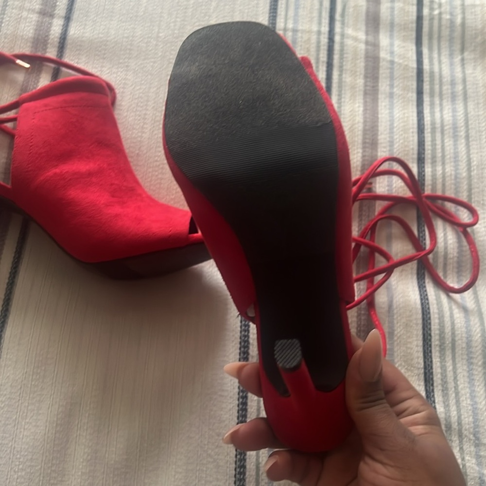 Red strappy mule - Picture 2 of 3